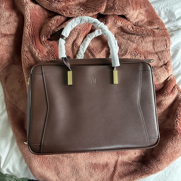 GORGEOUS La Mansio Italian Premium Leather bag - retails for $440, NWT and RARE! - Picture 1 of 12